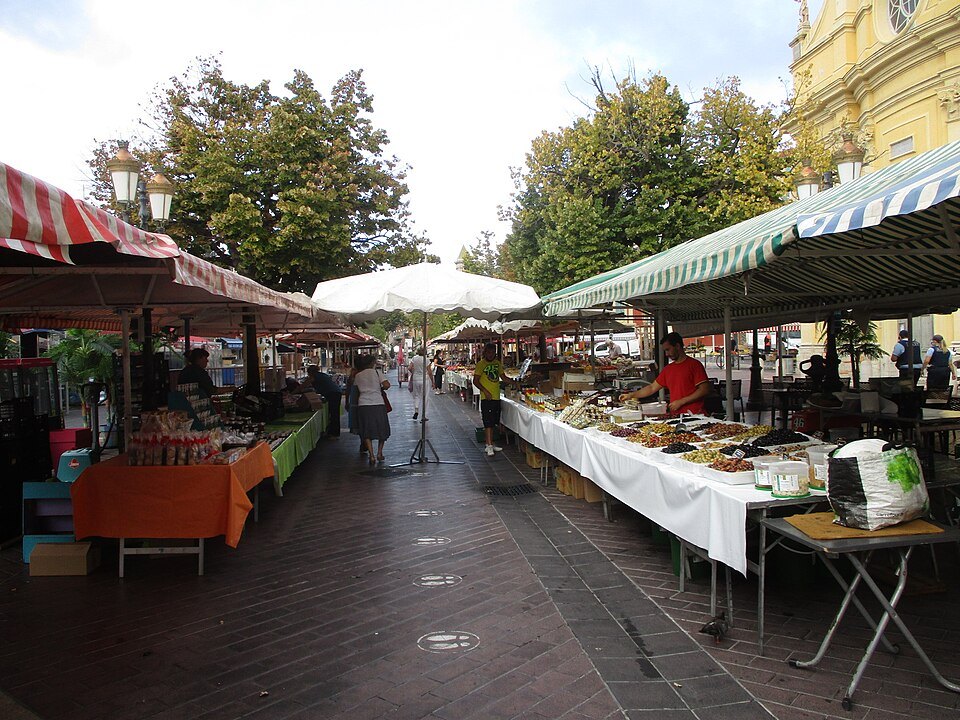 Marché couyrs salaya de Nice